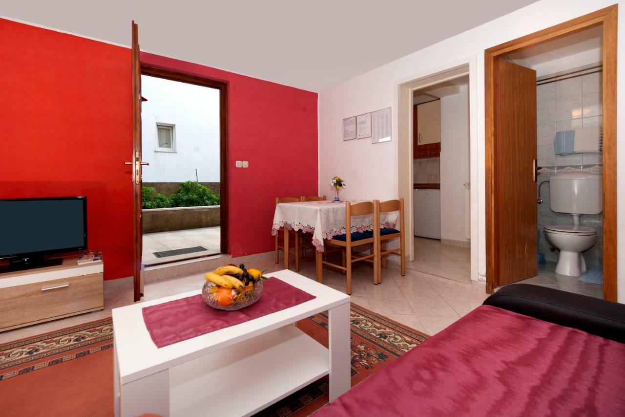 Mihaela Apartments Пореч Екстериор снимка