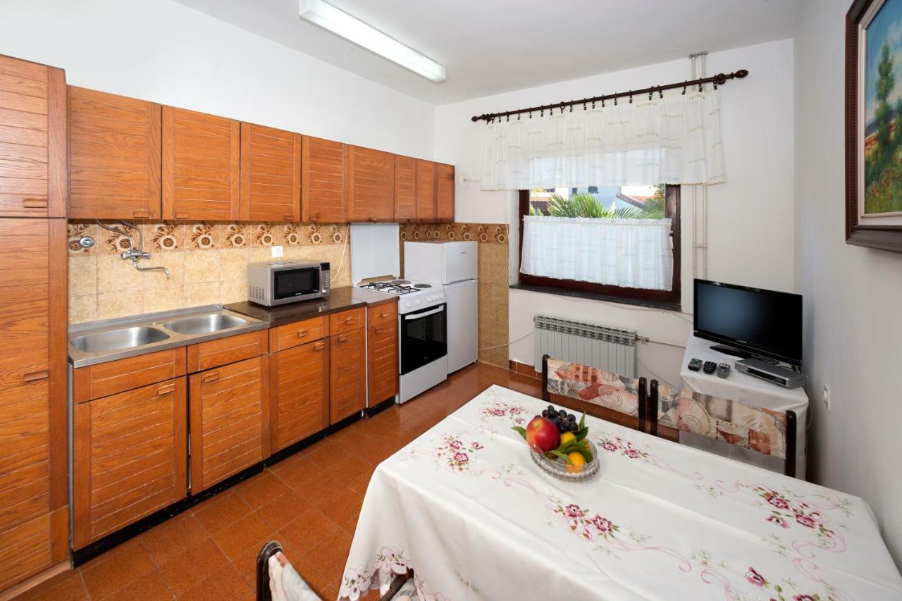 Mihaela Apartments Пореч Екстериор снимка
